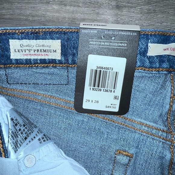 Levi’s Wedgie Straight Jeans - Picture 3 of 3